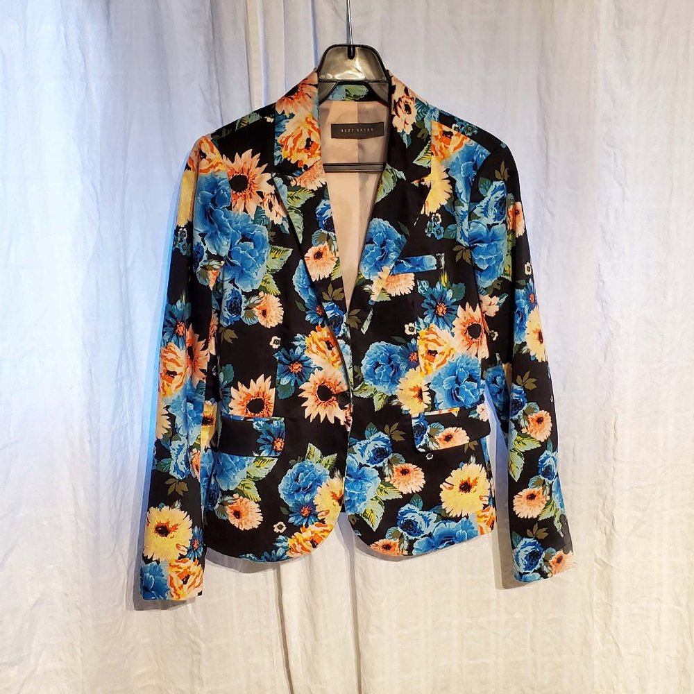Suzy Shier Women's Floral Blazer  Size Medium